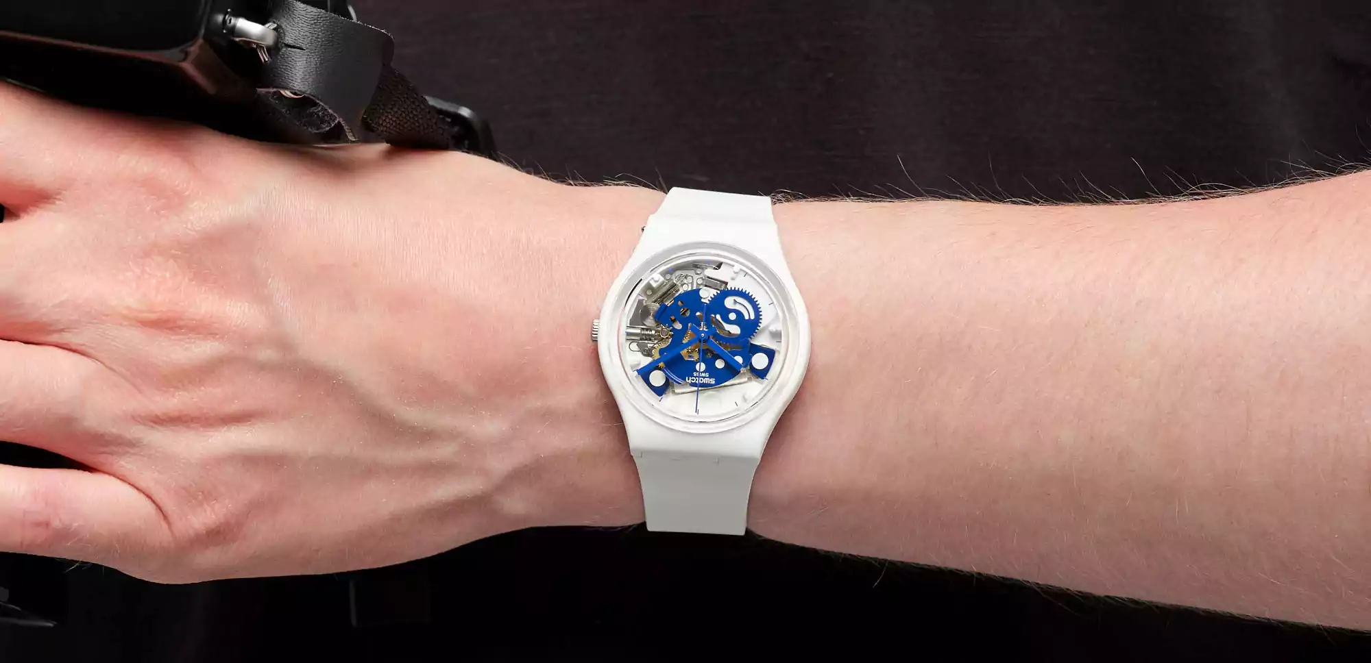 ساعة سواتش رجالي، عقارب، سوار من مواد صديقة للبيئة، أبيض، SO31W103