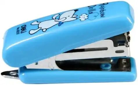 دباسة ورق مكتبية من ديلي ، سعة 15 ورقة،  سريعة الاستخدام،  ألوان متعددة E0222