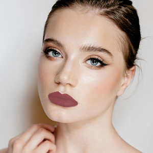 ليب ستيك لونا سيمي مات، C22