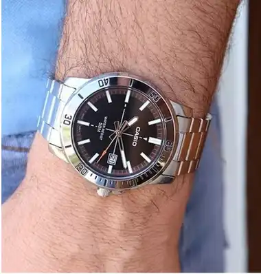 ساعة كاسيو رجالي، عقارب، سوار ستانلس ستيل، فضي MTP-VD01D-1EVUDF