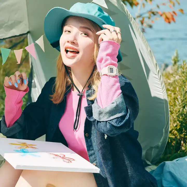 ساعة كاسيو جى شوك للنساء ، رقمية، أبيض BGD-565RP-7DR