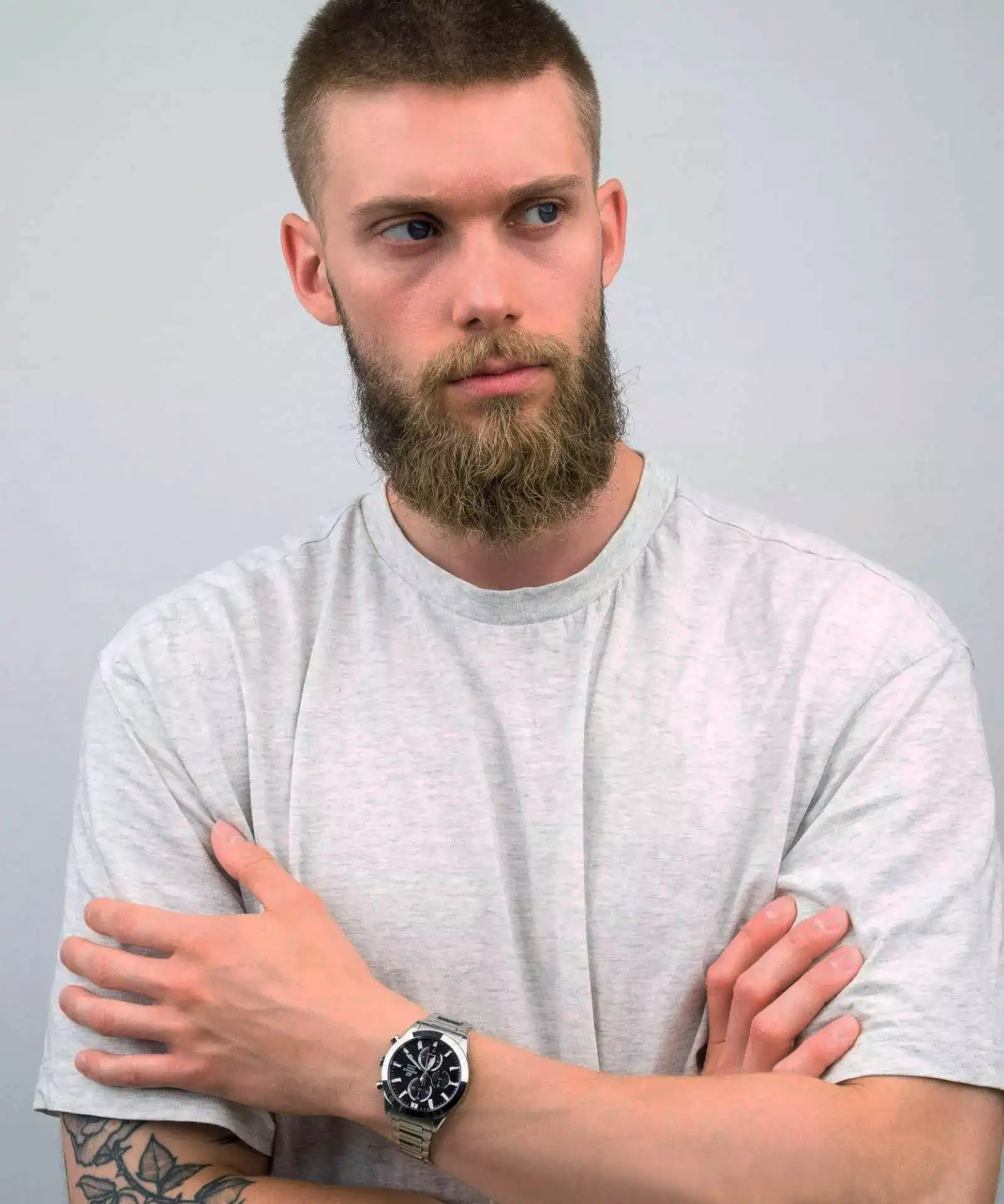 ساعة كاسيو اديفيس رجالي، عقارب، سوار ستانلس ستيل، فضي EFB-710D-1AVUDF