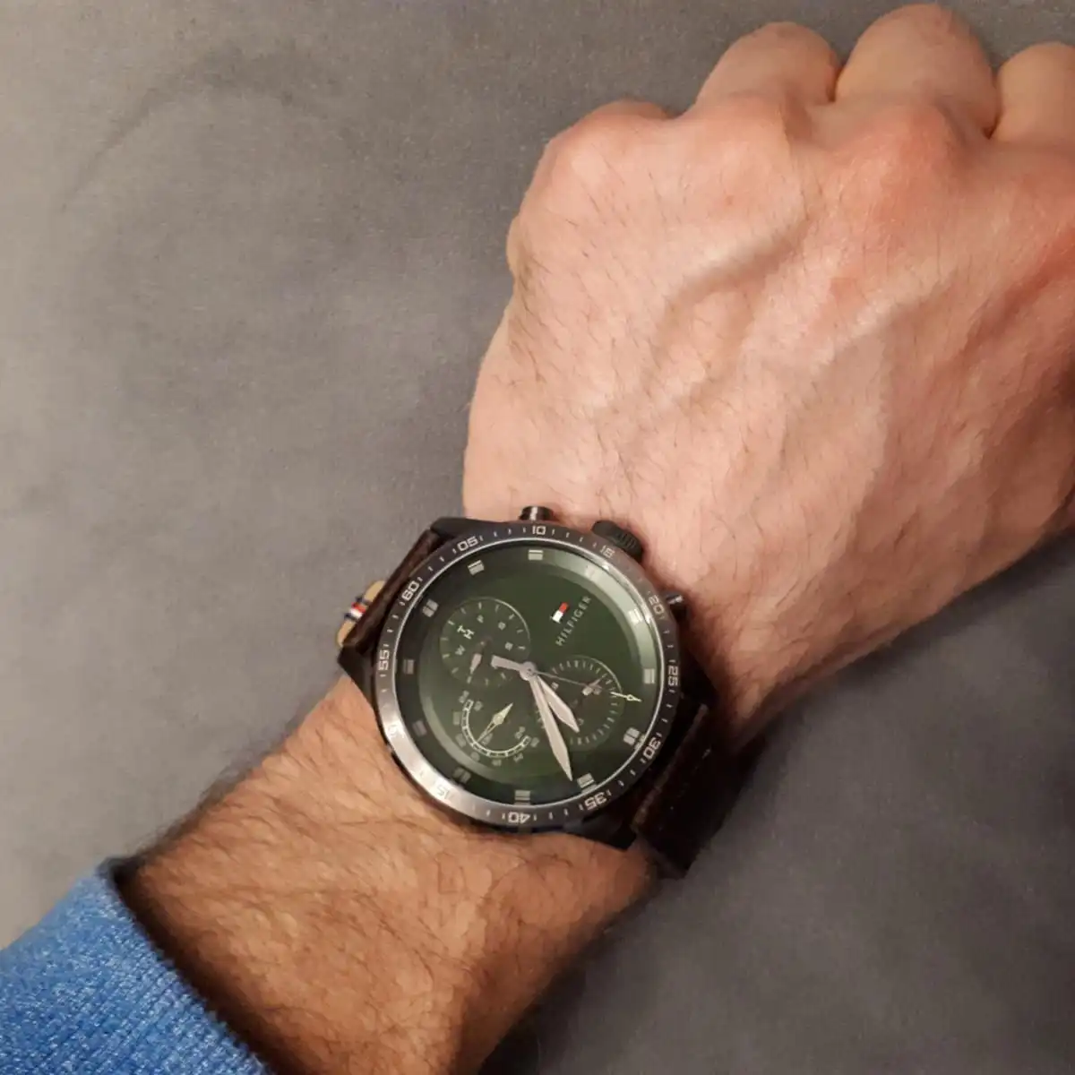 ساعة تومي هيلفيغر رجالي، عقارب، سوار جلد، بني، 1792085