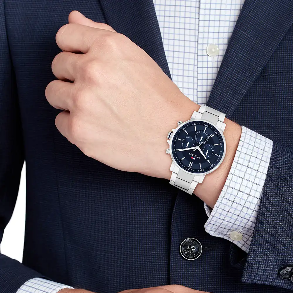 ساعة تومي هيلفيغر رجالي، عقارب، سوار ستانلس ستيل، فضي، 1710588