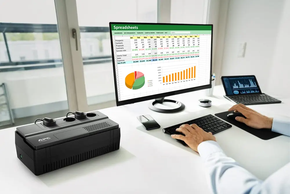 وحدة تزويد الطاقة اللامنقطعة UPS أيه بي سي ، 500 فولت أمبير، 230 فولت، 4 سوكيت، أسود