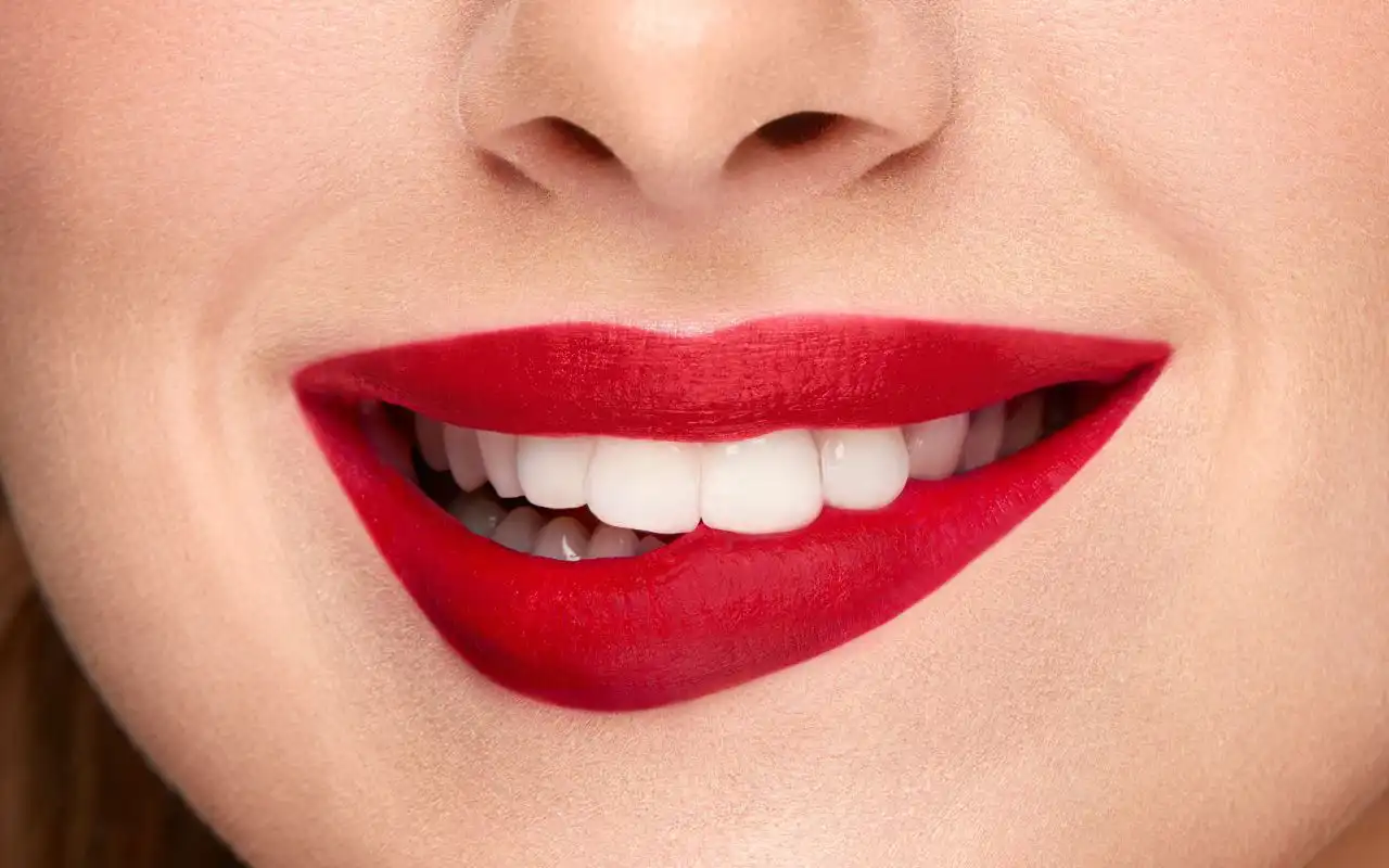 احمر شفاه بوبا اي ام لف بروف سائل مات، 011