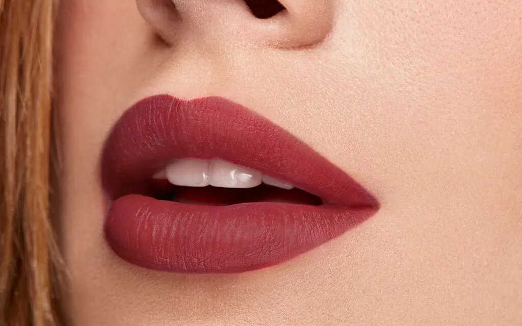 احمر شفاه بوبا اي ام لف بروف سائل مات، 006