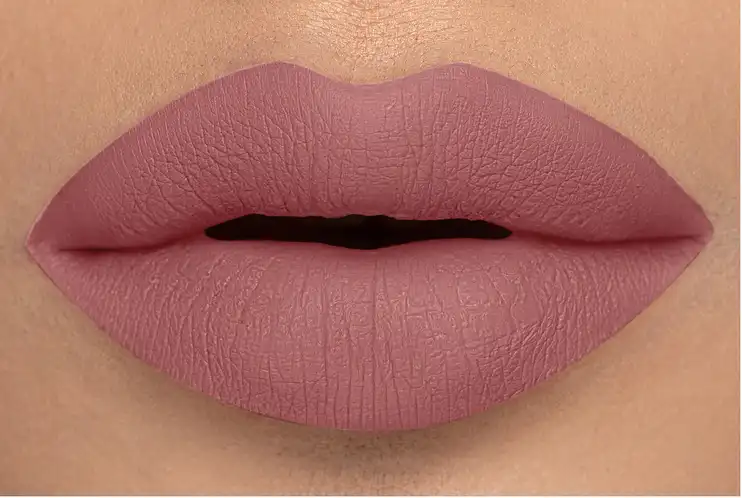 ليب ستيك فوريفر 52 اي ام انليميتيد مات، 018