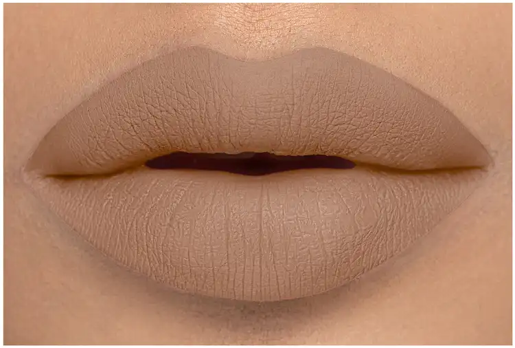 ليب ستيك فوريفر 52 اي ام انليميتيد مات، 014