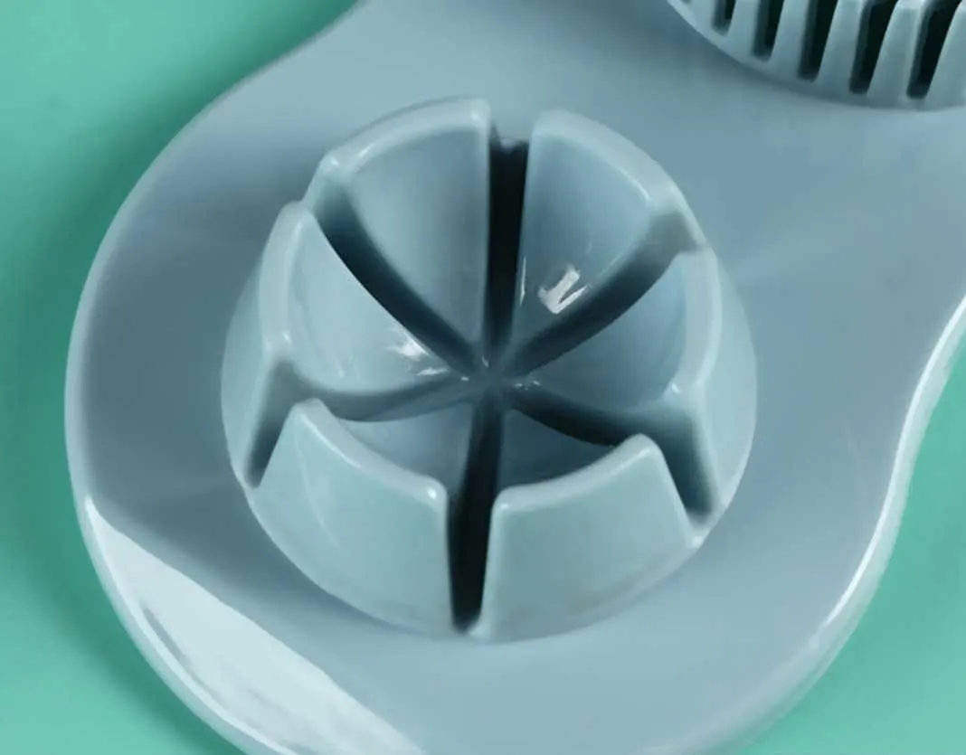 قطاعة بيض بلاستيكية دبل ، الوان