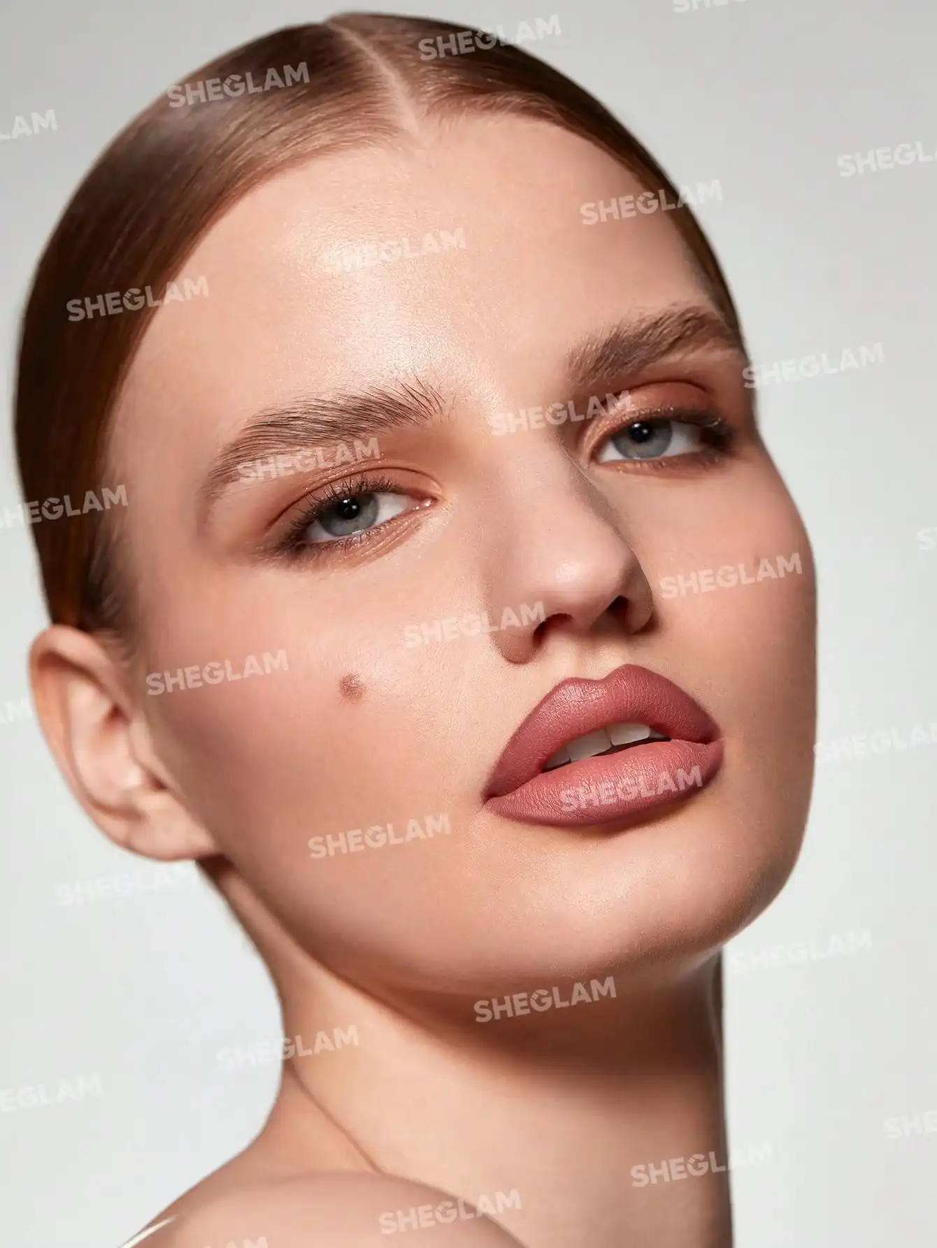 احمر شفاه ومحدد شفاه شيجلام 101، ماكرون