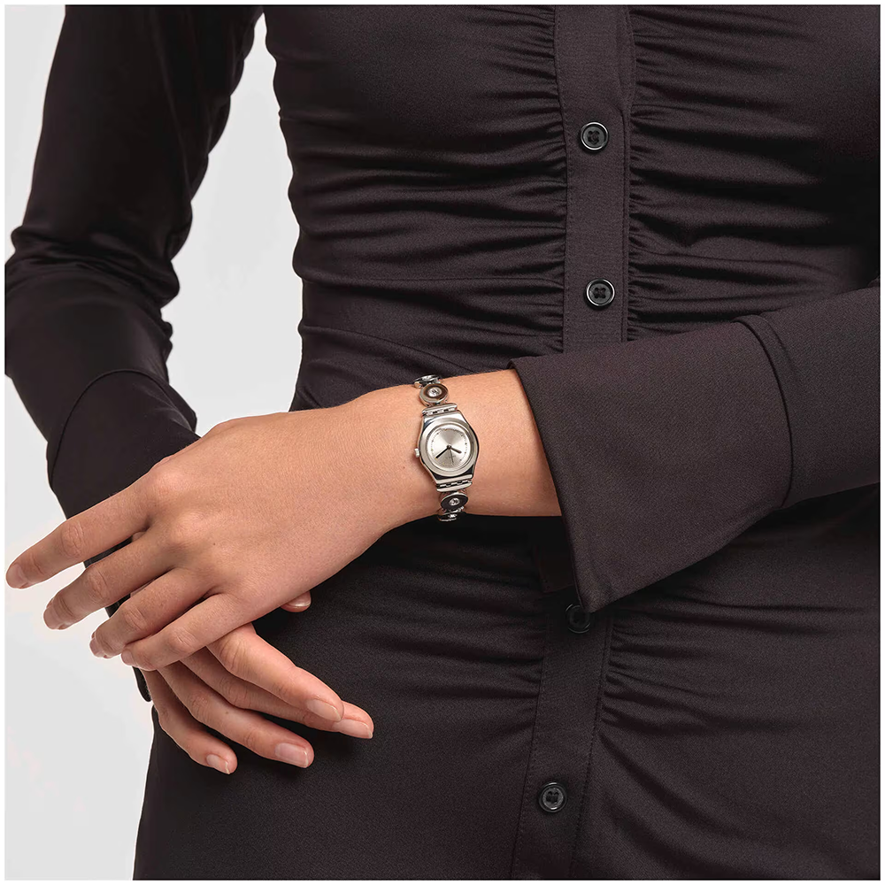 ساعة سواتش النسائية ، عقارب بتصميم دائري ، سوار ستانلس ستيل ، سيلفر ، YSS317G