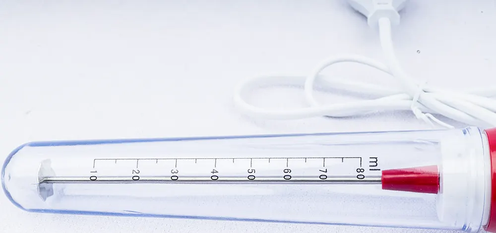 مضرب نيسكافيه والحليب الكهربائي دي إس بي 25 وات 80 مللي - أبيض ، KA3069