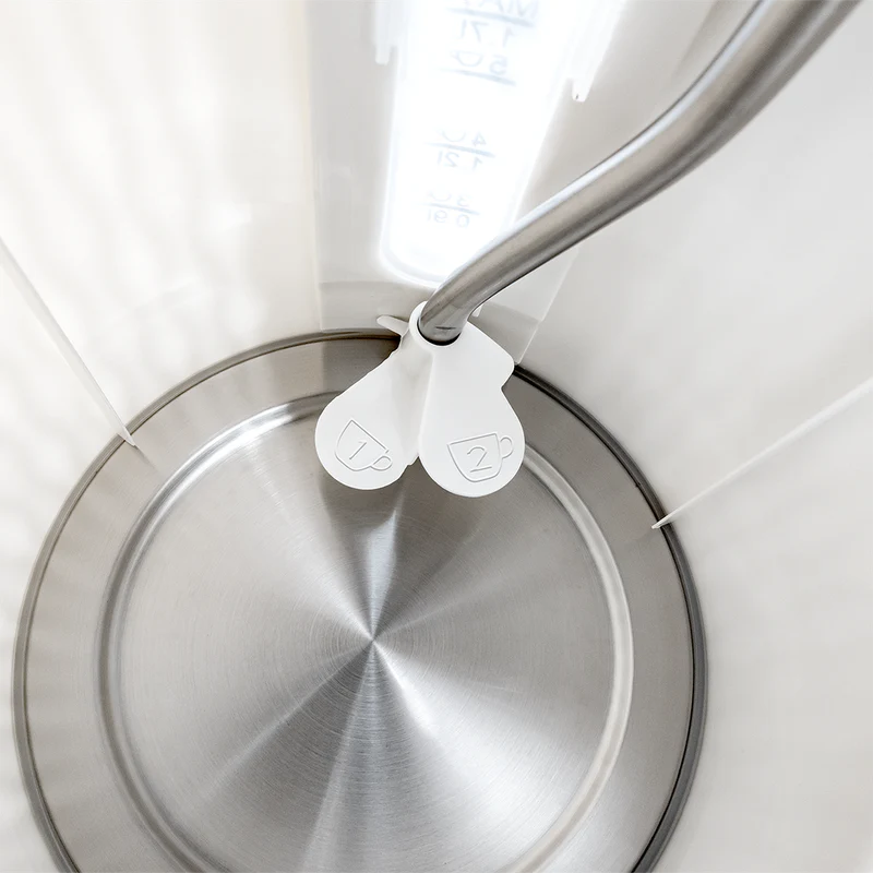 غلاية مياه كهربائية بلاك اند ديكر، 1.7 لتر، 2200 وات، أبيض، ضمان انسيا، JC190W