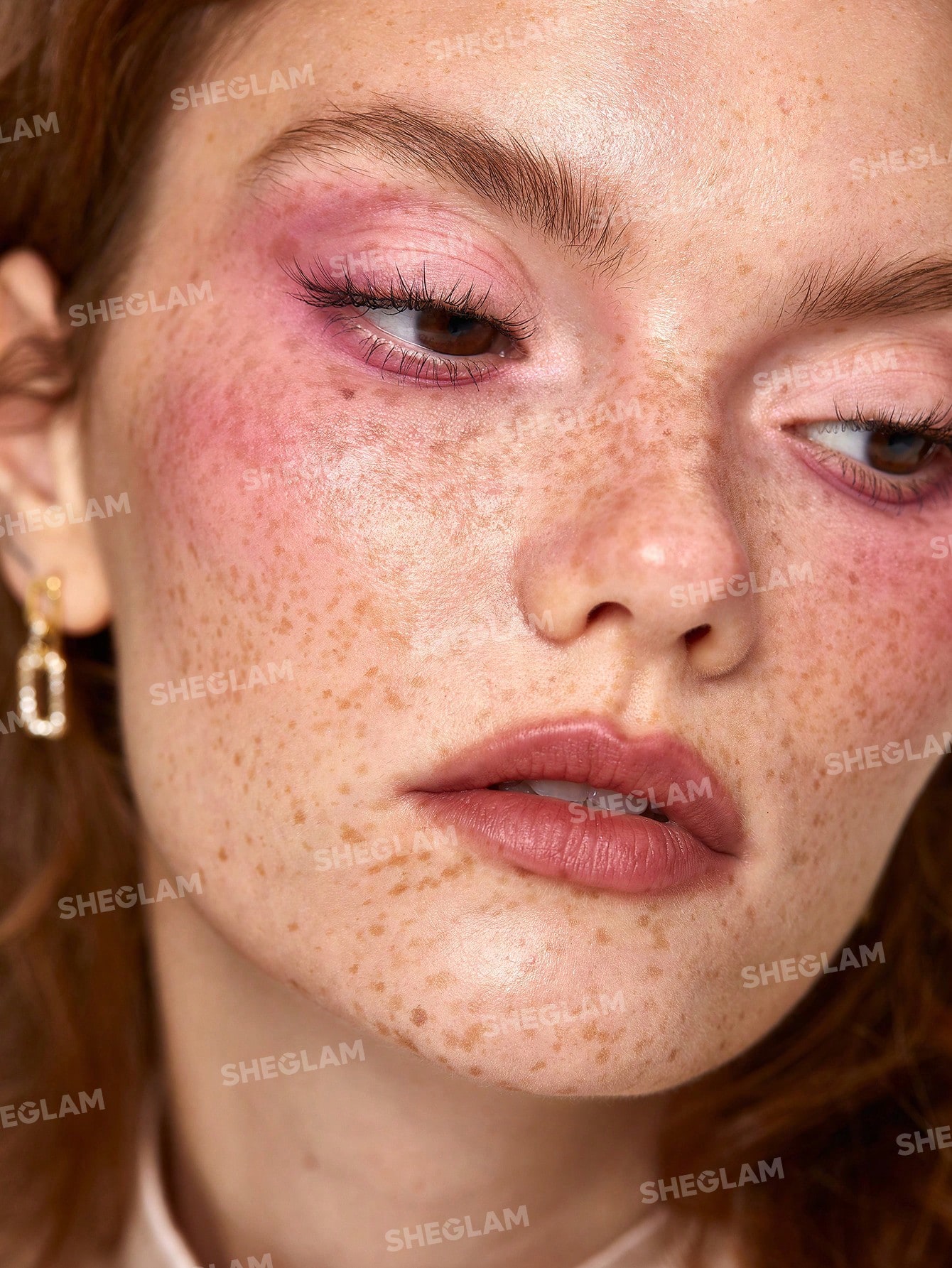 بلشر شيجلام ديفاين فلاش مات، انستا فليم