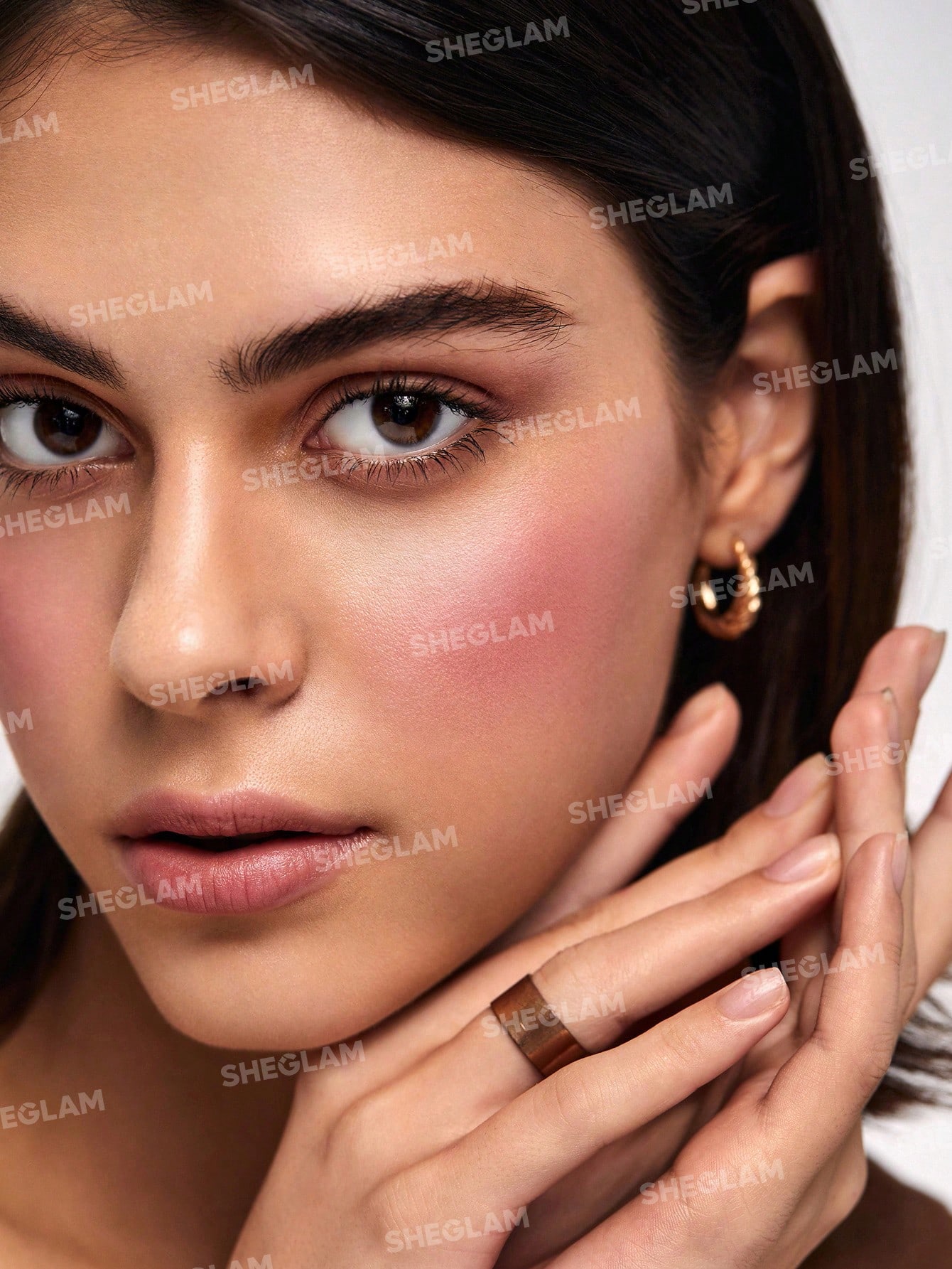 بلشر شيجلام ديفاين فلاش مات، انستا فليم