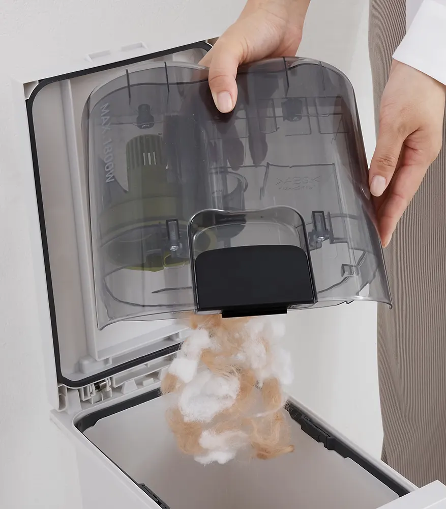 مكنسة باناسونيك 1800 وات، بدون كيس، حاوية 2.2 لتر، لون أخضر*أسود،  MC.CL603G