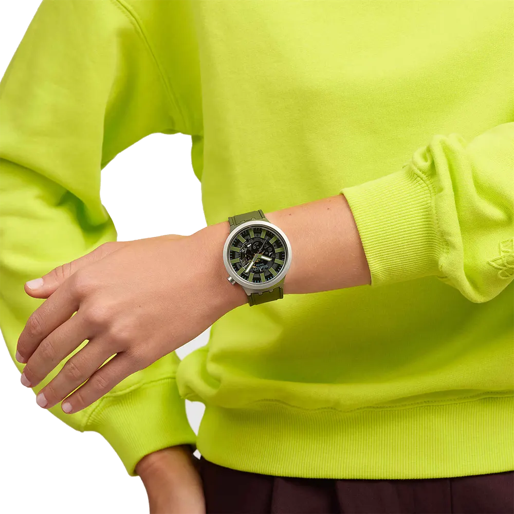 ساعة سواتش للجنسين، مينا سوداء، عقارب دائرية،سوار مطاطي اخضر، ساعة يد تناظرية، اطار ستانلس ستيل فضي،اخضر، SB07S118