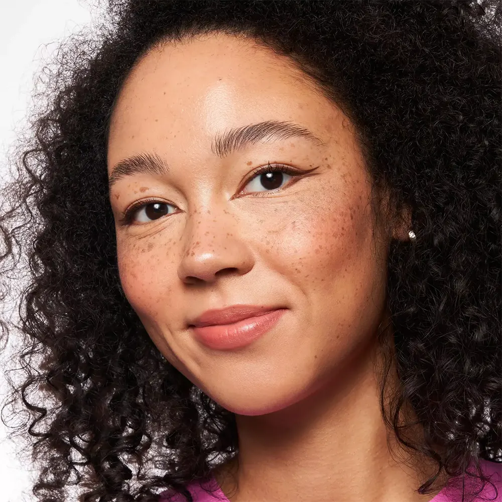 كونسيلر ايسينس اي لوف فلوليس سكين، 40