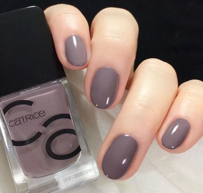 مونيكر كاتريس جل ايكو نيلز، 28