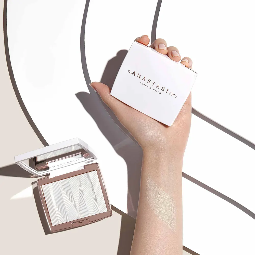 هايلايتر ايسد اوت من انستازيا بيفرلي هيلز