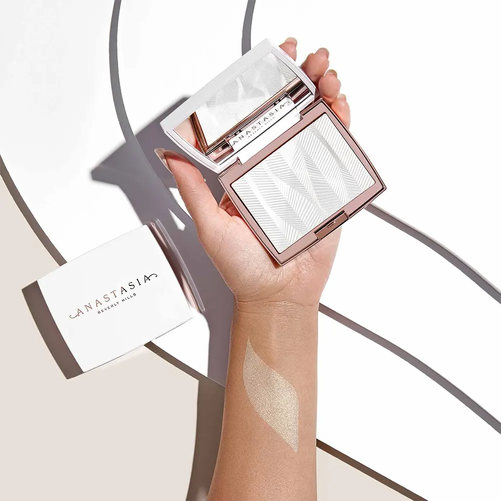 هايلايتر ايسد اوت من انستازيا بيفرلي هيلز