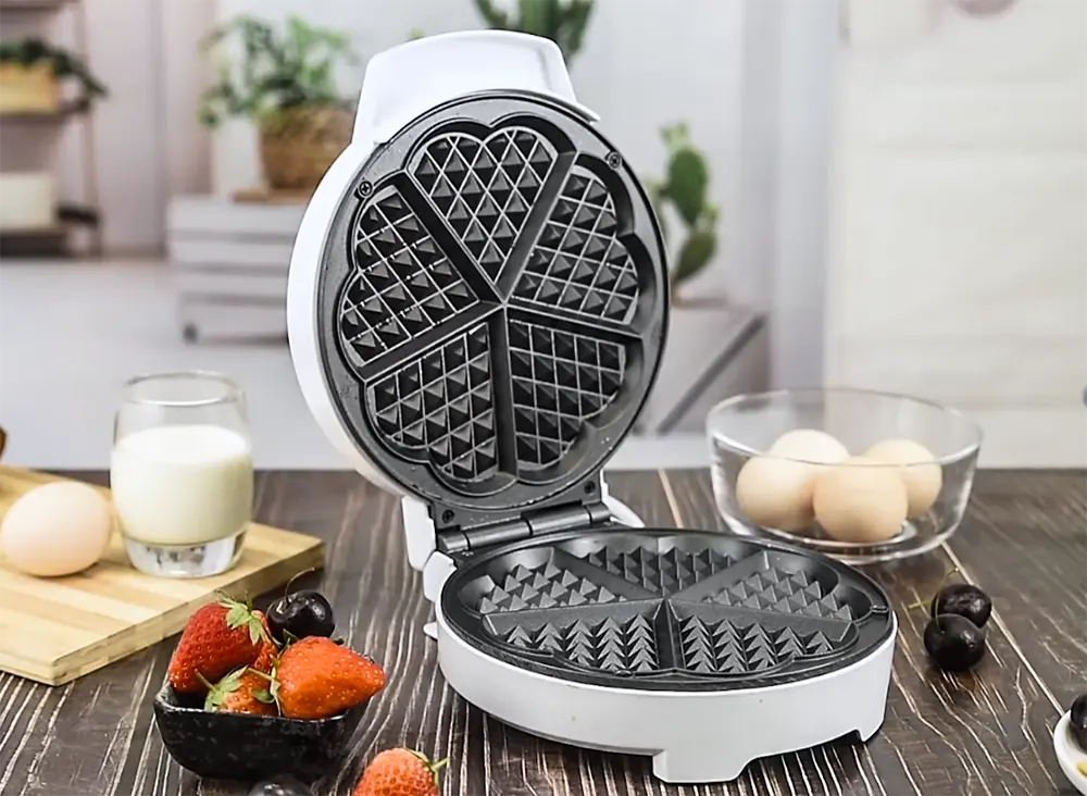 ماكينة صنع الوافل من دي إس بي، 1000 واط، أبيض، KC1144A