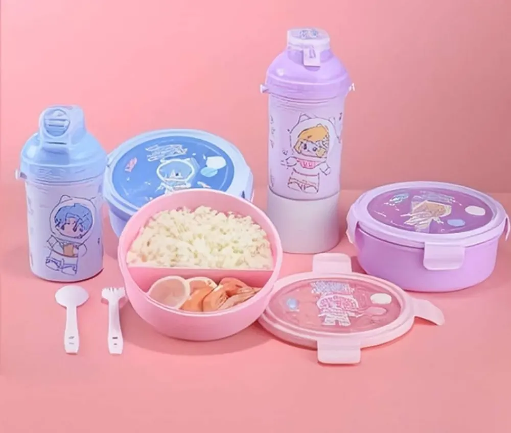 لانش بوكس توتو فاميلي مع زجاجة مياه، متعدد الألوان، موديل 529