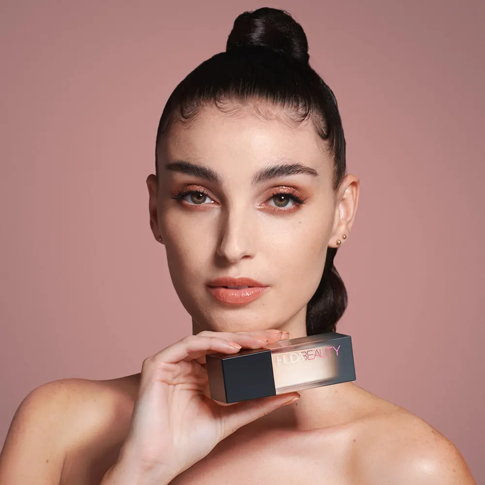 فاونديشن هدى بيوتي فوكس فيلتر مات، 200B شورت بريد