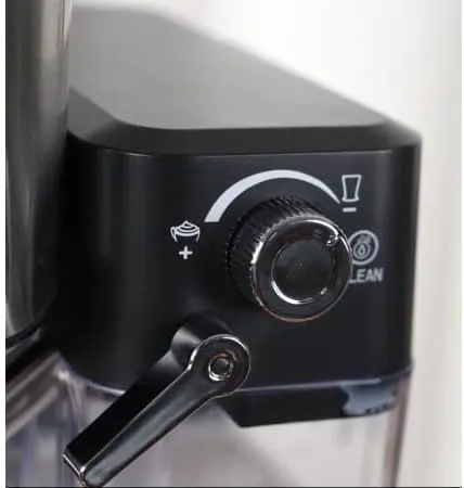 ماكينة صنع القهوة دي اس بي، 1350 وات، 20 بار، 1 لتر، أسود، KA 3104