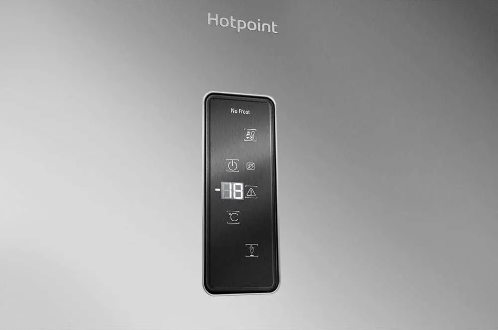 فريزر رأسي اريستون نوفروست ، 7 أدراج ، شاشة ديجيتال ، سيلفر ، UH8 F2D XI2