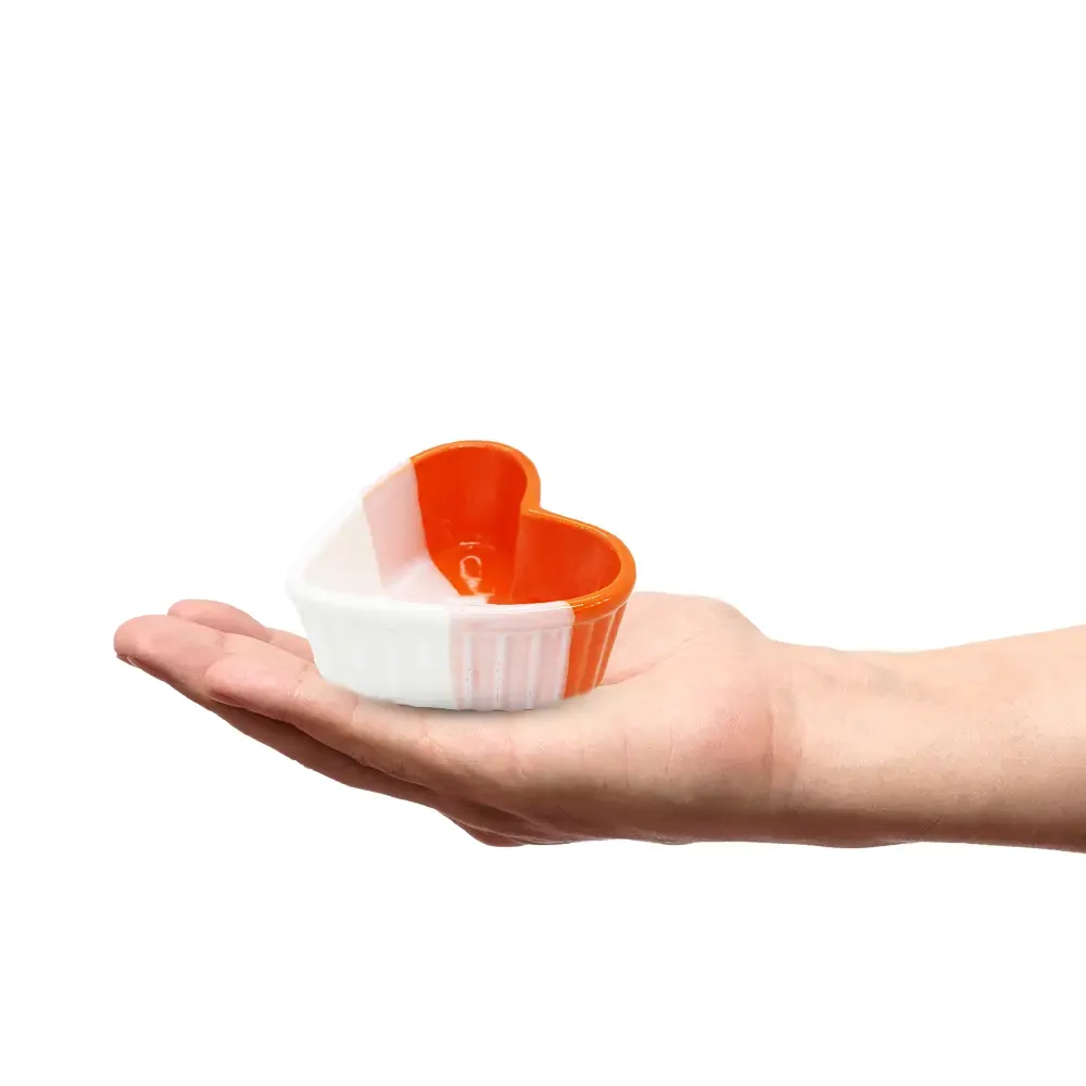 طبق صوص بورسلين شكل قلب أورانج - أبيض