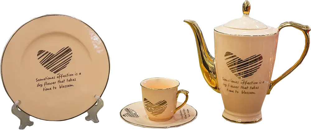 طقم صيني مدور مصري دريم لوتس، 60 قطعة، بيج بنقشة ذهبية