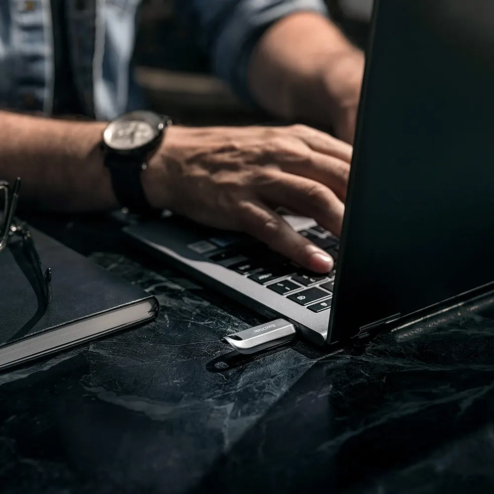 فلاشة سانديسك ألترا لوكس، 64 جيجابايت، USB 3.2 Type-C، فضي، SDCZ75-064G-G46