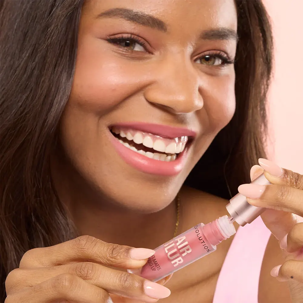 احمر شفاه ريفولوشن اير بلور سائل سوفت مات، باليه