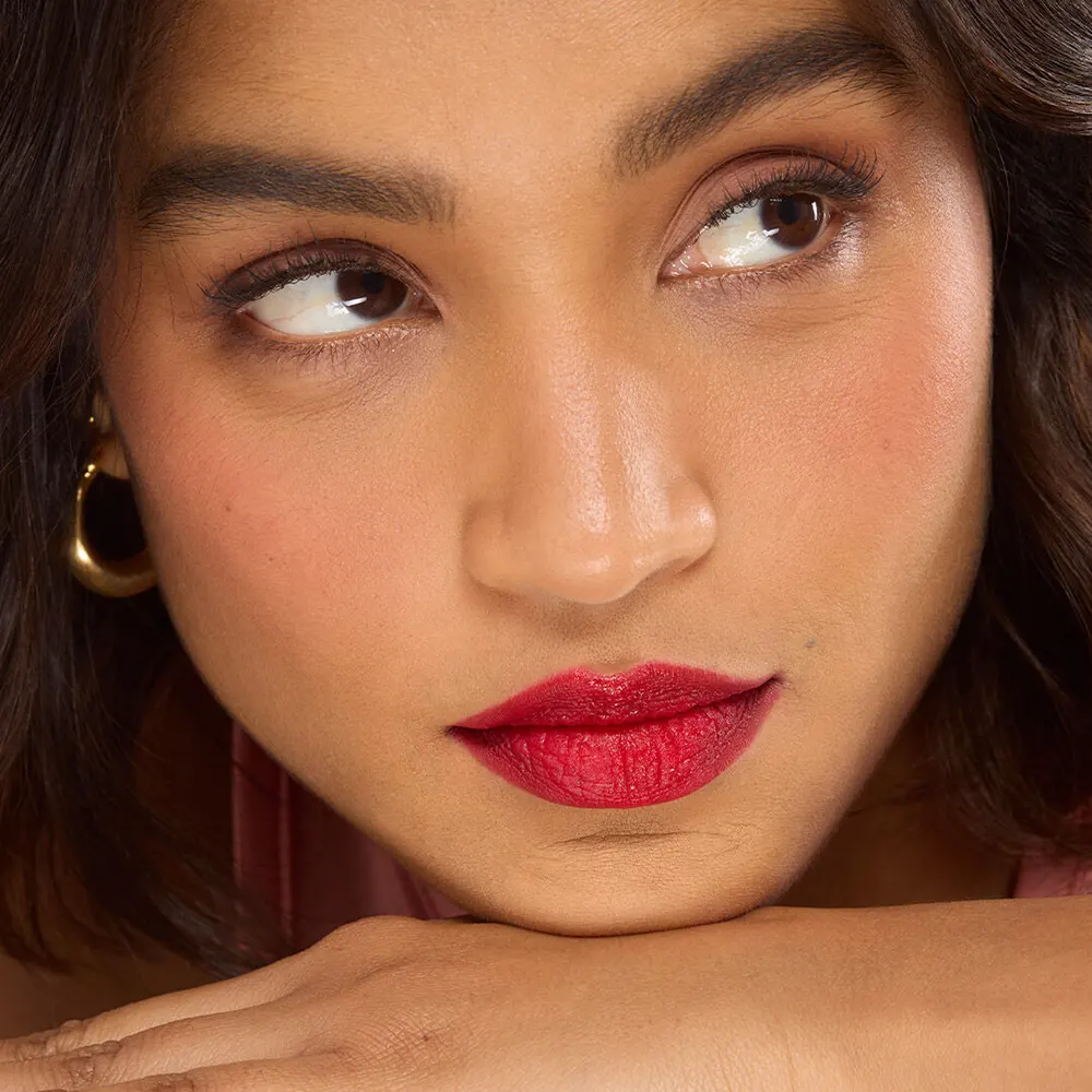 احمر شفاه ريفولوشن اير بلور سائل سوفت مات، فيري