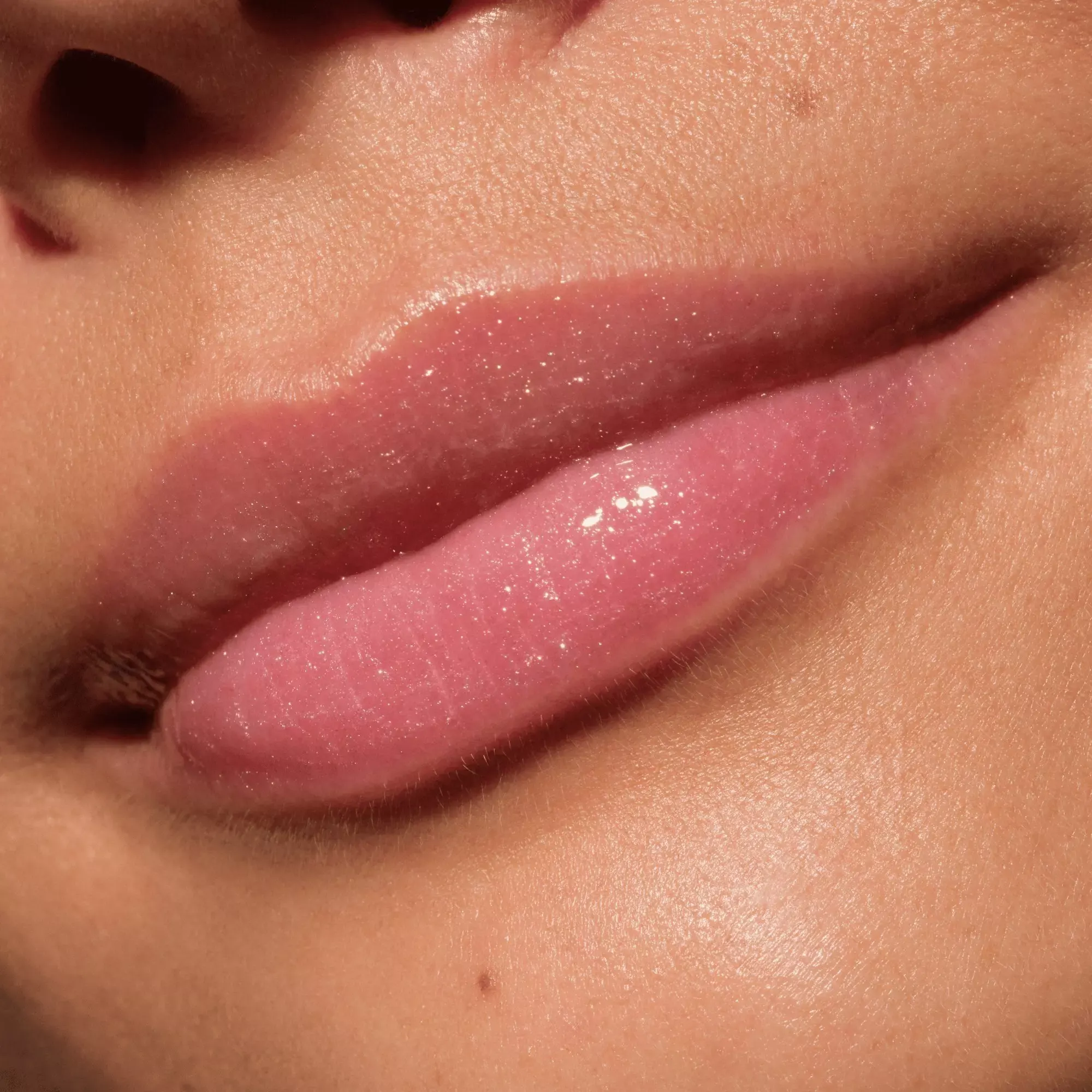 ليب جلوس كاتريس ماكس ات اب لب بوستر اكستريم ، 070 اتس أ بيرل ثينج